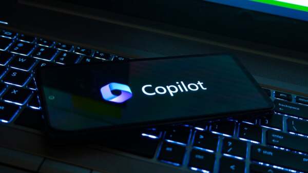 Microsoft zapłaci za wyskoki sztucznej inteligencji